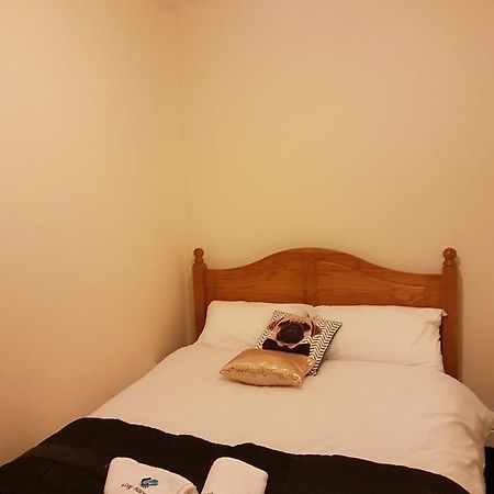 Cozy Haven Grafton Hotel Bedford Exterior foto